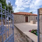 Popi S House Poúlithra