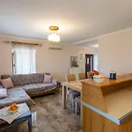 Popi S House Poúlithra