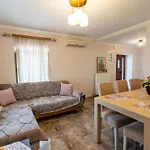 Popi S House 펜션 Poúlithra