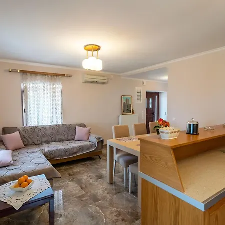 Popi S House Πούλιθρα