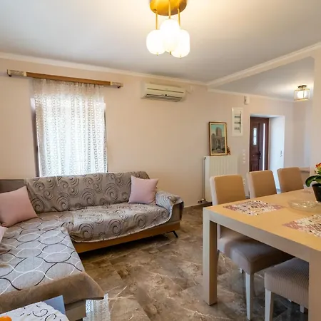 Popi S House Σπίτι διακοπών Πούλιθρα