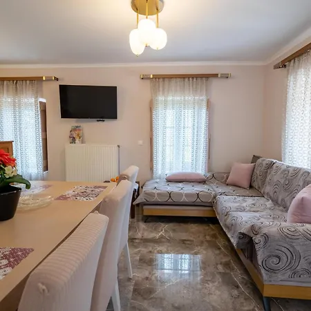 Popi S House Hébergement de vacances Poúlithra