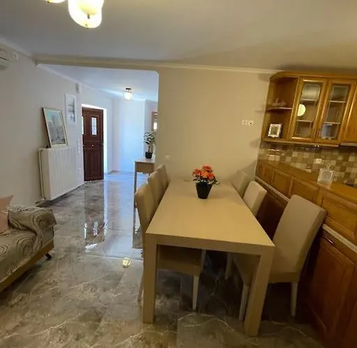 Popi S House Púlithra