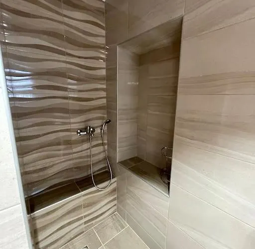 Popi S House Púlithra